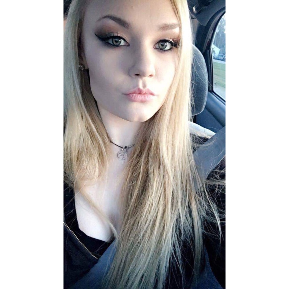 Meet your Posher, Kayley